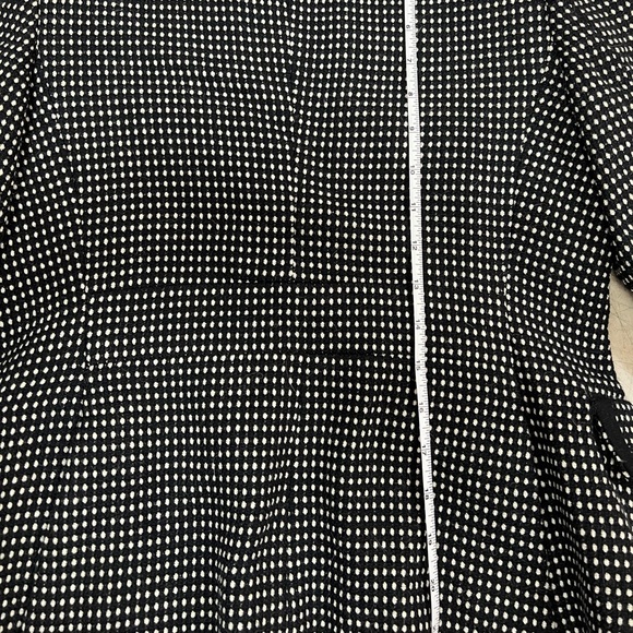 Used jacket in good condition, no rips, runs small - Picture 5 of 8